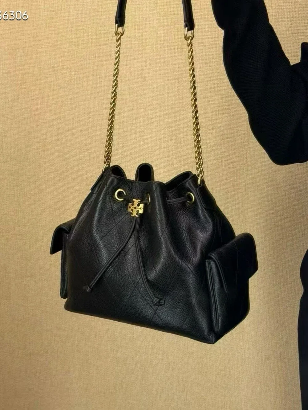 Tory Burch Charlie small Black Leather Bucket Bag with Gold Chain Strap